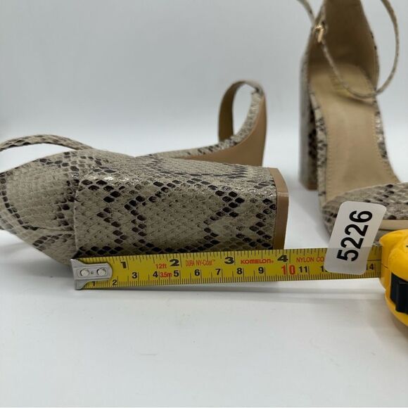 RAID Snake Print Ankle Strap Chunky Heel Sandals Sz 7.5 M - Picture 9 of 12